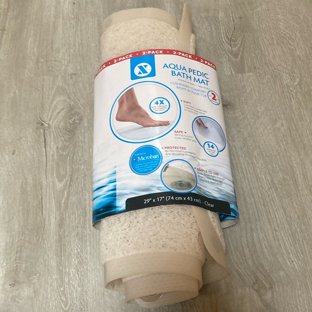 One Aqua Pedic Bath Mat new never used